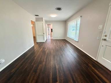 Main picture of 414 Olney Dr
