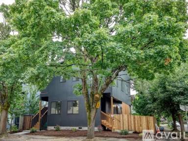 Main picture of 1404 SE Franklin St
