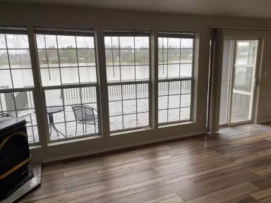 Main picture of 677 Lake Island Ave SE