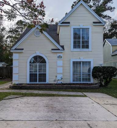 Main picture of 572 Staffordshire Dr