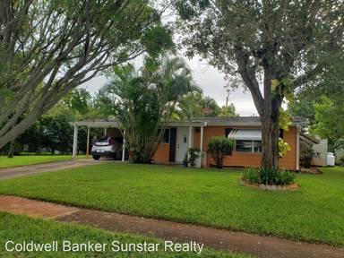Main picture of 321 Lasayette Dr NE