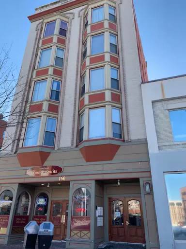 Main picture of 160 Main St