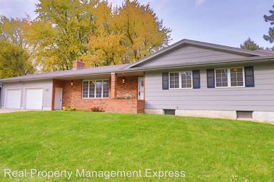 Main picture of 2200 E 54th St