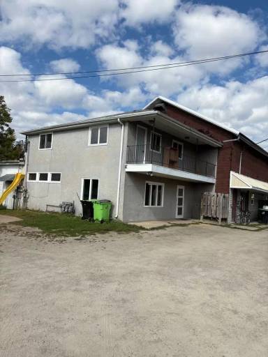Main picture of 217 N Main St