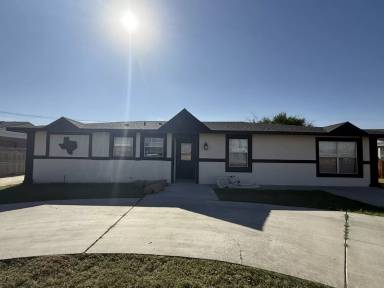Main picture of 3403 Thomas Ave