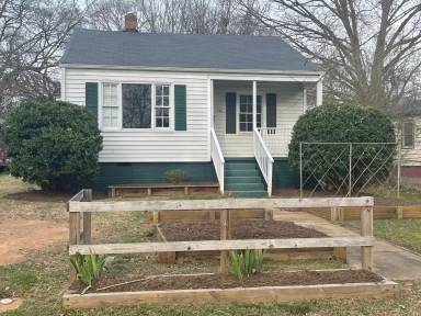 Main picture of 436 Grissom St