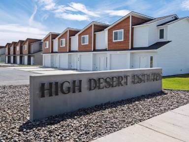 Main picture of 638 G St NE