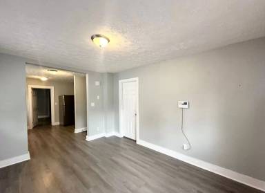 Main picture of 1523 N Tacoma Ave