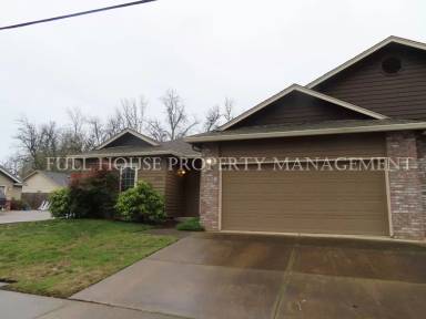 Main picture of 3310 Arrowhead St