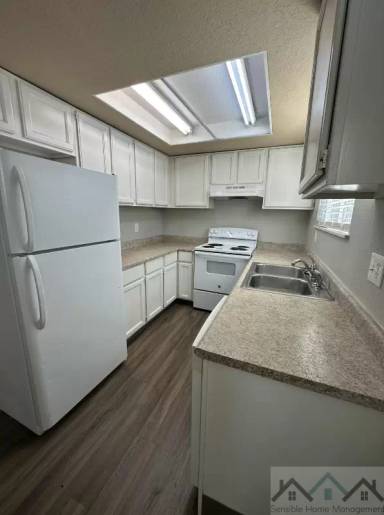 Main picture of 523 4th Ave S