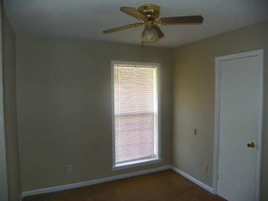 Main picture of 175 W Main St