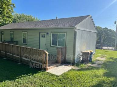 Main picture of 8255 Center Dr