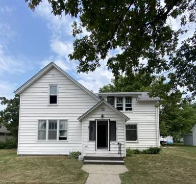 Main picture of 314 4th Ave NE