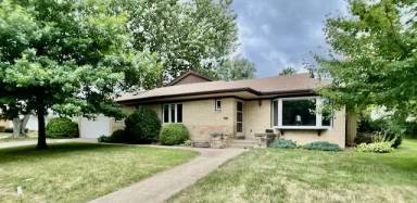 Main picture of 435 W Crestwood Dr