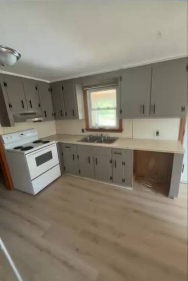 Main picture of 73 Shawn Dr