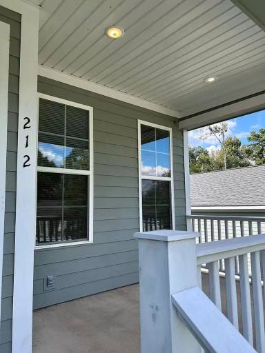 Main picture of 212 Carriage Ln