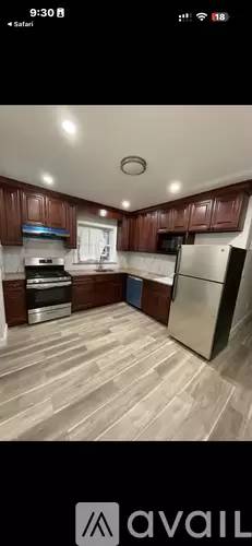 Main picture of 6121 Bell Blvd