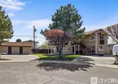 Main picture of 502 E River Ave