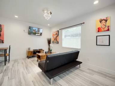 Main picture of 6244 S Martindale Ave