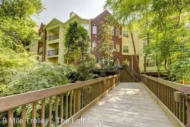 Main picture of 424 Lindbergh Dr NE