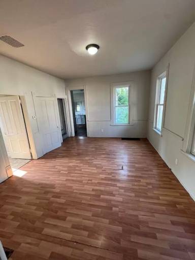 Main picture of 2404 Chestnut St
