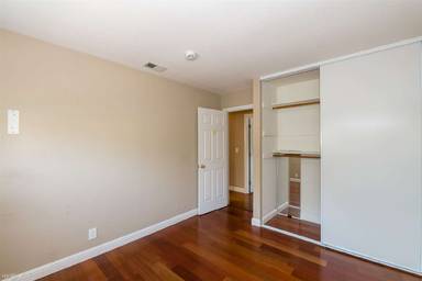 Main picture of 1411 Blackstone Ave