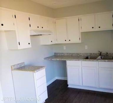 Main picture of 1916 W 75th Pl