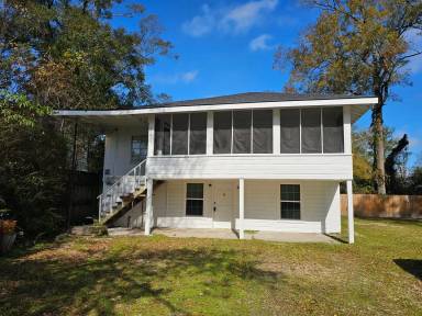 Main picture of 17061 E Iowa Ave