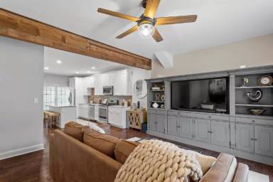 Main picture of 303 Madison Grove Pl
