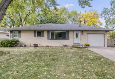Main picture of 6367 Zinnia Ln N