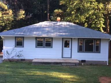 Main picture of 110 S Avondale Rd