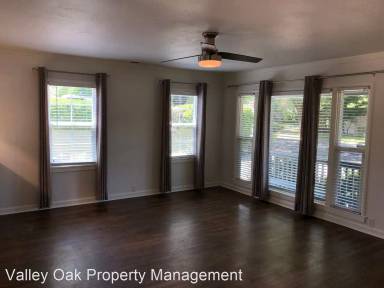 Main picture of 810 Columbia Way
