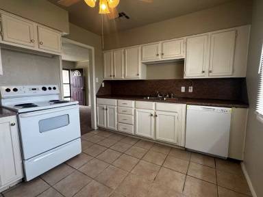 Main picture of 2330 NW 35th St