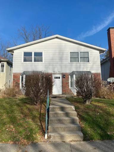 Main picture of 34 E College Ave