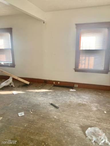Main picture of 2081 W 103rd St
