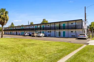 Main picture of 1536 Stumpf Blvd