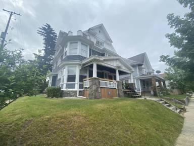 Main picture of 806 Kalamazoo Ave SE