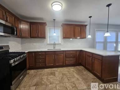 Main picture of 3805 N Sacramento Ave
