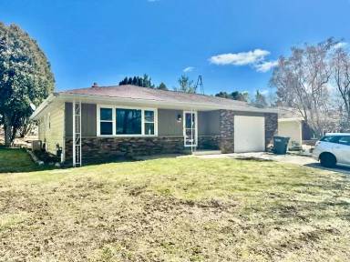 Main picture of 3811 S 17th Pl