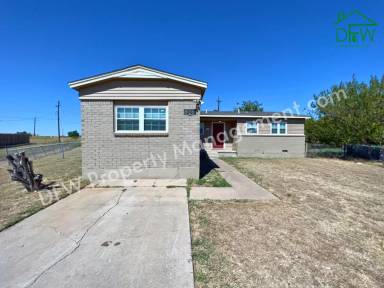 Main picture of 921 SW Ranch Oak Blvd