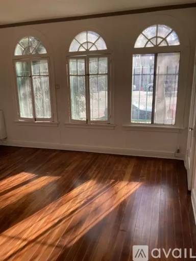 Main picture of 517 S Rampart Blvd