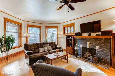 Main picture of 338 S Oak Park Ave