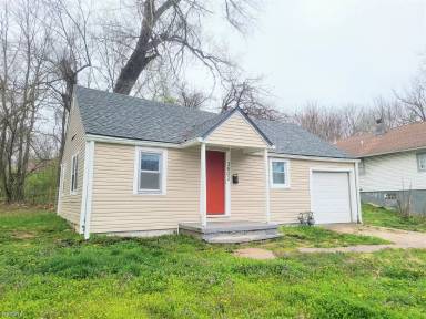 Main picture of 3802 E 40th St