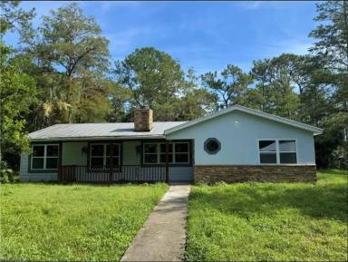 Main picture of 221 18th Ave NW
