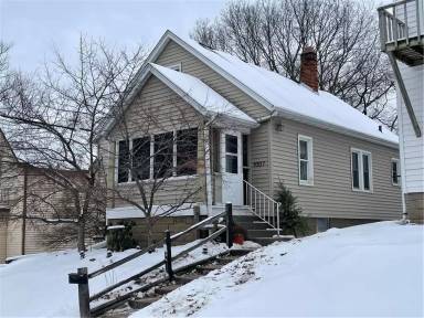 Main picture of 1007 E Grand Ave