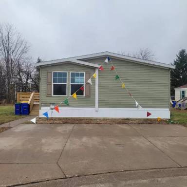 Main picture of Holiday Mobile Home Court