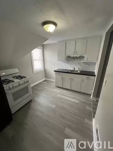 Main picture of 243 Grumbach Ave