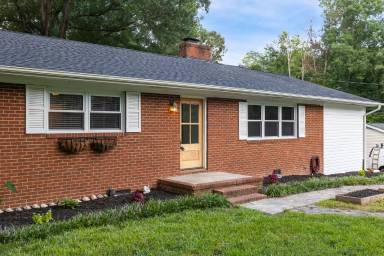 Main picture of 3408 Hillside Dr