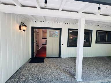 Main picture of 1 Kirkcrest Ct