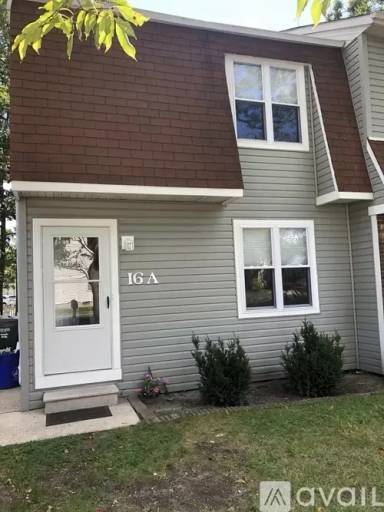 Main picture of 16 Crestmont Dr